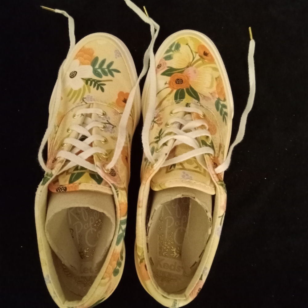 Keds Womens Peach Floral Canvas Sneakers Size 6.5
